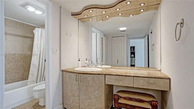 100 Bayview Drive 1931, Sunny Isles Beach, FL 33160