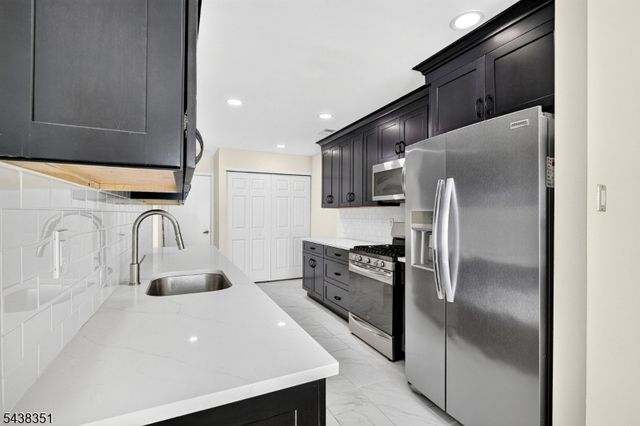 45 Chicopee Dr, Montgomery Twp., NJ 08540