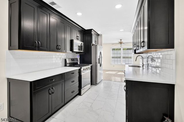 45 Chicopee Dr, Montgomery Twp., NJ 08540