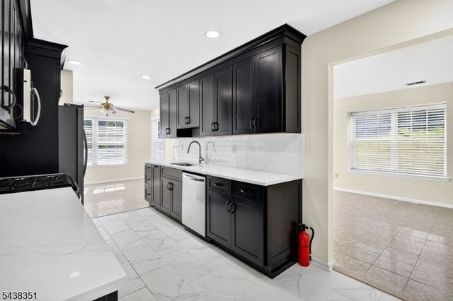 45 Chicopee Dr, Montgomery Twp., NJ 08540