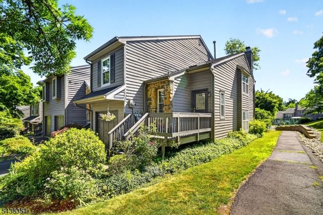 45 Chicopee Dr, Montgomery Twp., NJ 08540