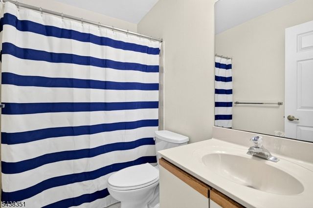 45 Chicopee Dr, Montgomery Twp., NJ 08540