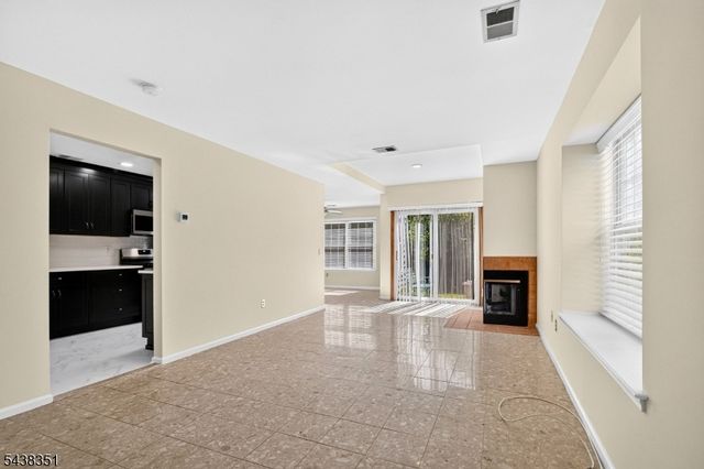45 Chicopee Dr, Montgomery Twp., NJ 08540