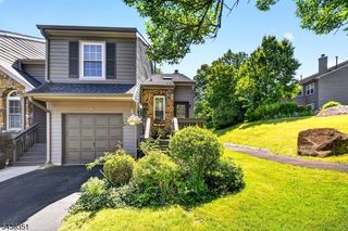 45 Chicopee Dr, Montgomery Twp., NJ 08540