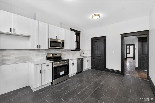 3445 Iowa Avenue, St Louis, MO 63118