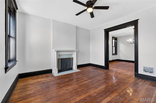 3445 Iowa Avenue, St Louis, MO 63118