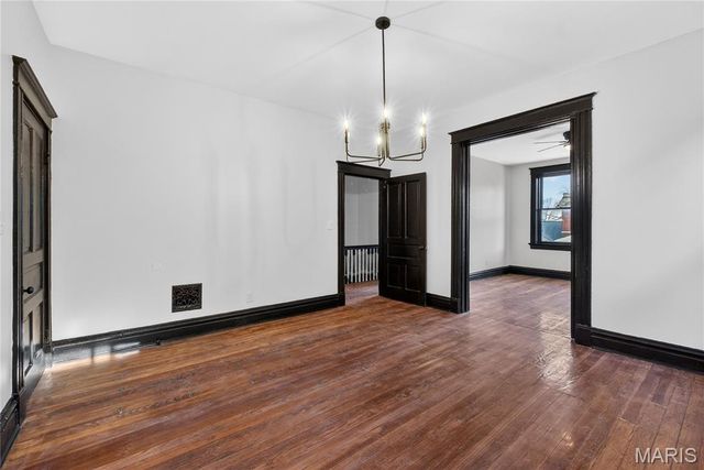 3445 Iowa Avenue, St Louis, MO 63118