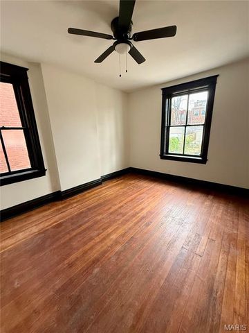 3445 Iowa Avenue, St Louis, MO 63118