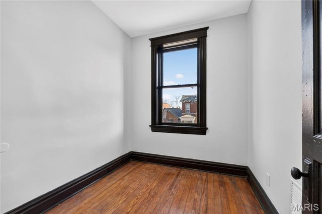 3445 Iowa Avenue, St Louis, MO 63118