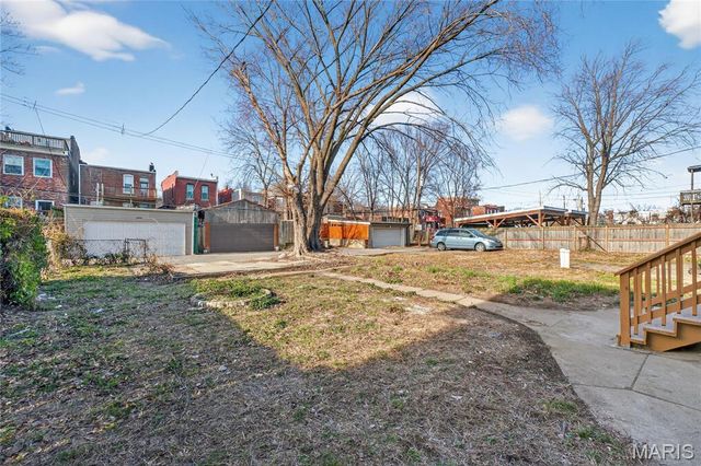 3445 Iowa Avenue, St Louis, MO 63118