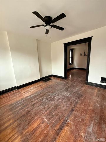 3445 Iowa Avenue, St Louis, MO 63118