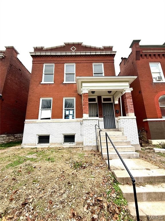 3445 Iowa Avenue, St Louis, MO 63118