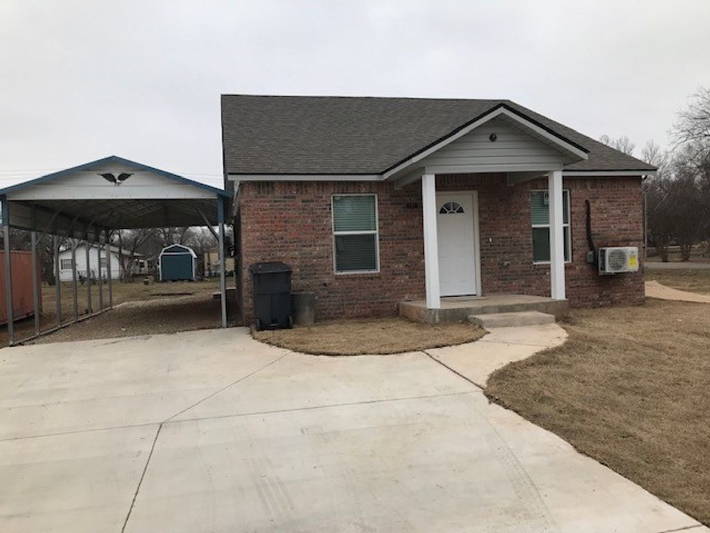111 E Catalpa Street, Lexington, OK 73051