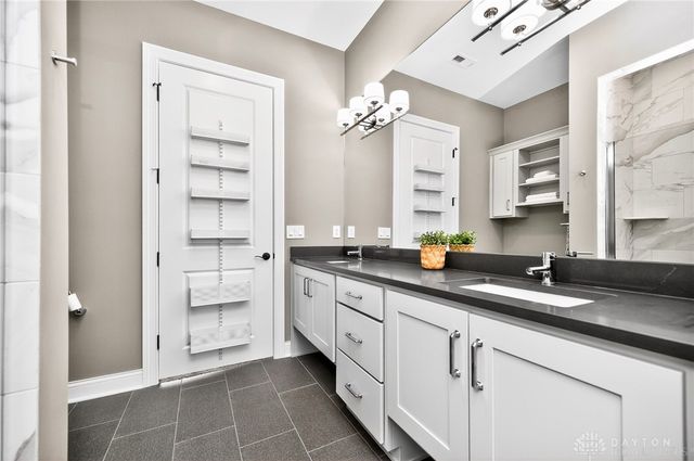 220 Vintage Club Drive 104, Cincinnati, OH 45249