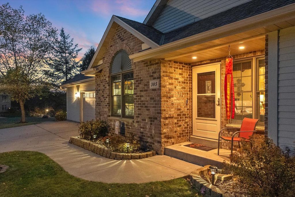 305 Kames COURT, Slinger, WI 53086