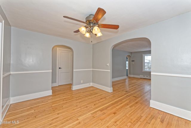 7 Pinehurst Road, Colonie, NY 12205