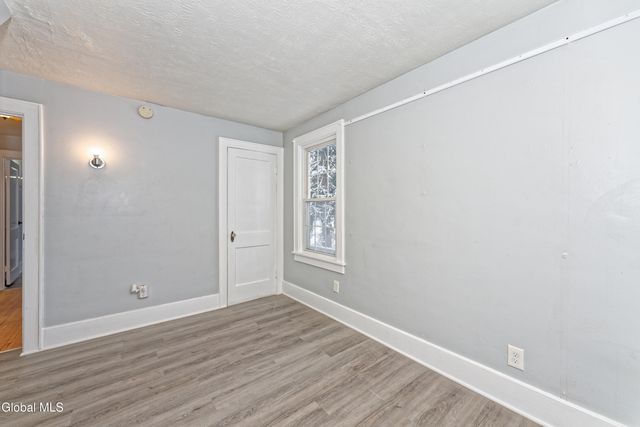 7 Pinehurst Road, Colonie, NY 12205