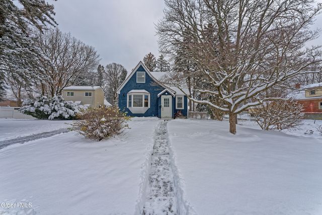 7 Pinehurst Road, Colonie, NY 12205