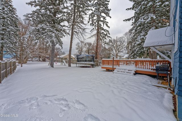 7 Pinehurst Road, Colonie, NY 12205