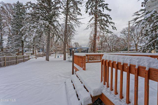 7 Pinehurst Road, Colonie, NY 12205