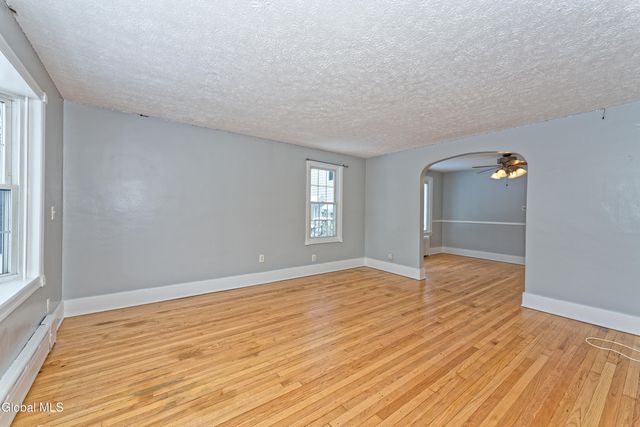 7 Pinehurst Road, Colonie, NY 12205