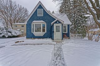 7 Pinehurst Road, Colonie, NY 12205