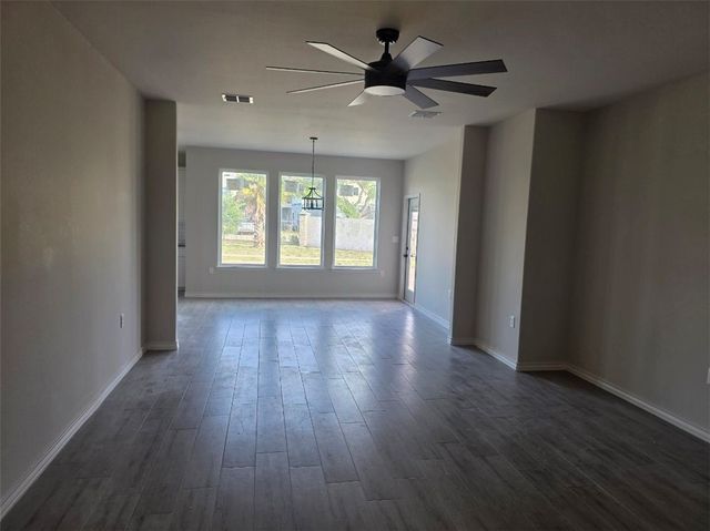 710 Mereet Dr, Corpus Christi, TX 78418