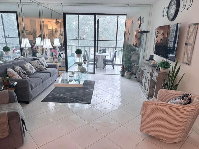 6241 POINTE REGAL Circle 404, Delray Beach, FL 33484