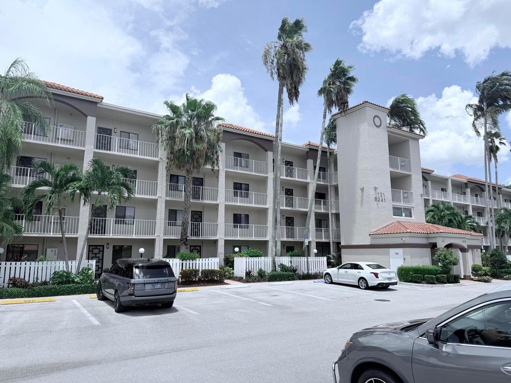 6241 POINTE REGAL Circle 404, Delray Beach, FL 33484