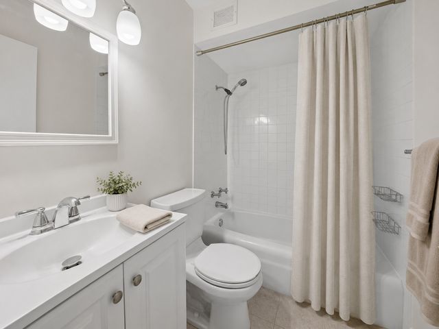 636 W Webster Avenue 304, Chicago, IL 60614