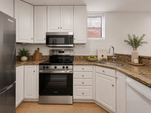 636 W Webster Avenue 304, Chicago, IL 60614