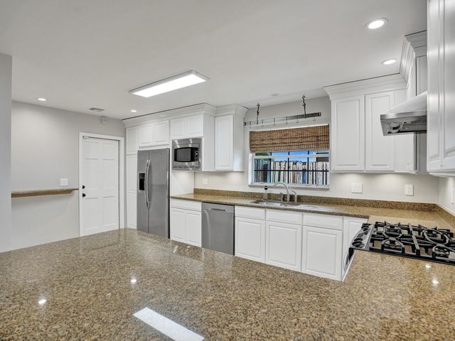 4440 NE 17th Terrace, Oakland Park, FL 33334