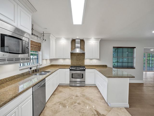 4440 NE 17th Terrace, Oakland Park, FL 33334