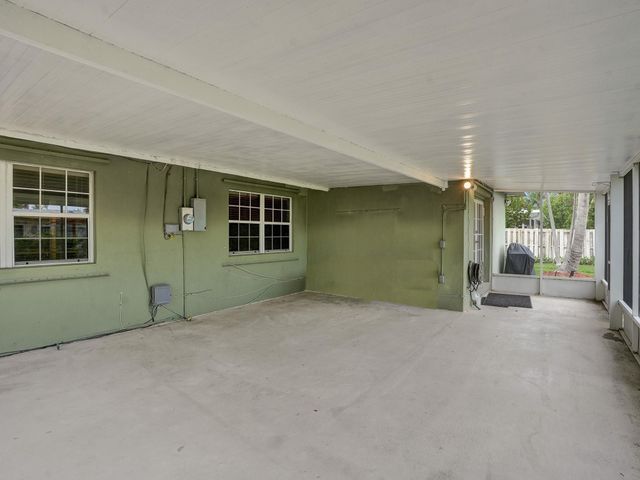 4440 NE 17th Terrace, Oakland Park, FL 33334