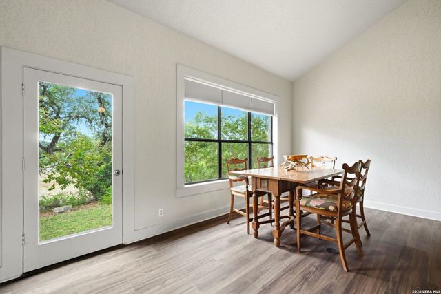 2939 Rolling Oaks Dr, New Braunfels, TX 78132