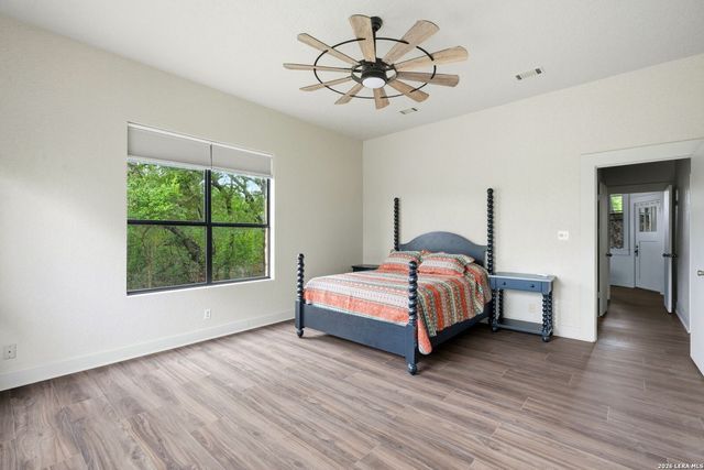 2939 Rolling Oaks Dr, New Braunfels, TX 78132