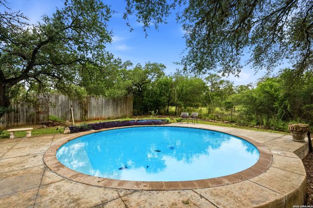 2939 Rolling Oaks Dr, New Braunfels, TX 78132