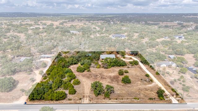 2939 Rolling Oaks Dr, New Braunfels, TX 78132