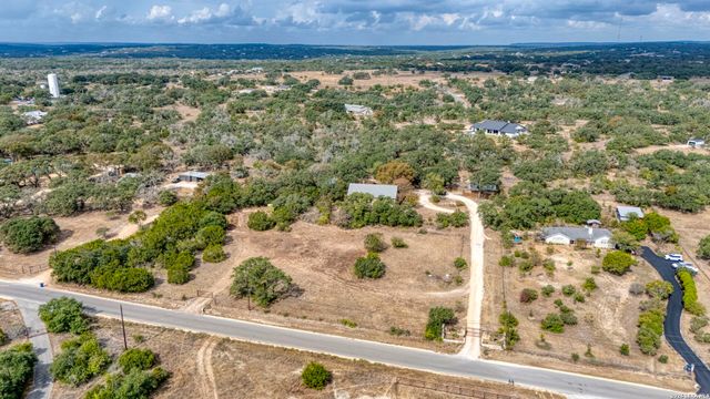 2939 Rolling Oaks Dr, New Braunfels, TX 78132