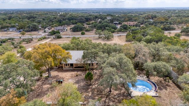 2939 Rolling Oaks Dr, New Braunfels, TX 78132