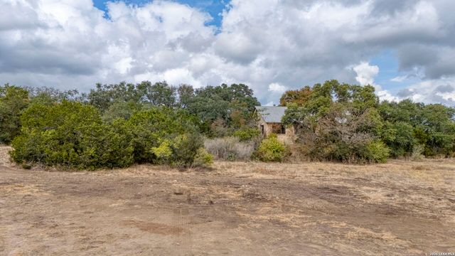 2939 Rolling Oaks Dr, New Braunfels, TX 78132