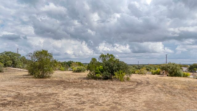 2939 Rolling Oaks Dr, New Braunfels, TX 78132