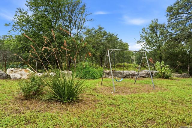 2939 Rolling Oaks Dr, New Braunfels, TX 78132