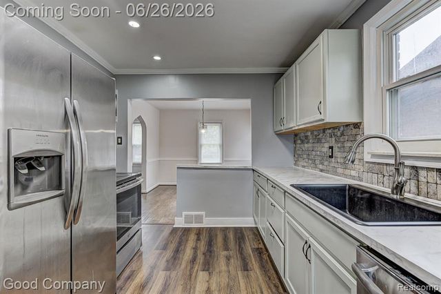 20259 Warrington Drive, Detroit, MI 48221