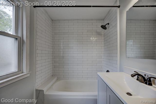 20259 Warrington Drive, Detroit, MI 48221