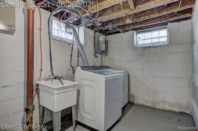20259 Warrington Drive, Detroit, MI 48221