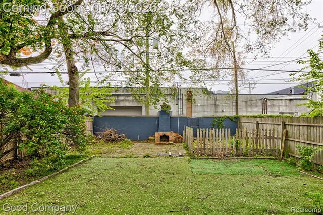 20259 Warrington Drive, Detroit, MI 48221