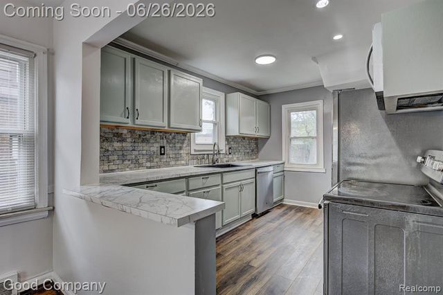 20259 Warrington Drive, Detroit, MI 48221