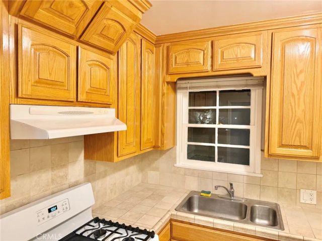 1744 Huntington Drive, South Pasadena, CA 91030