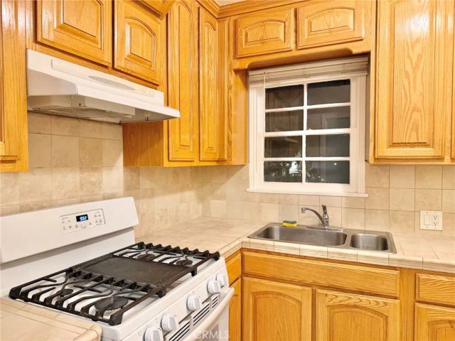 1744 Huntington Drive, South Pasadena, CA 91030